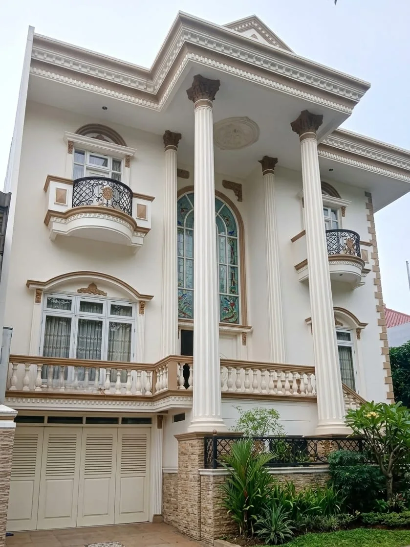 Dijual Rumah Classic di Citraland Utama Surabaya Barat