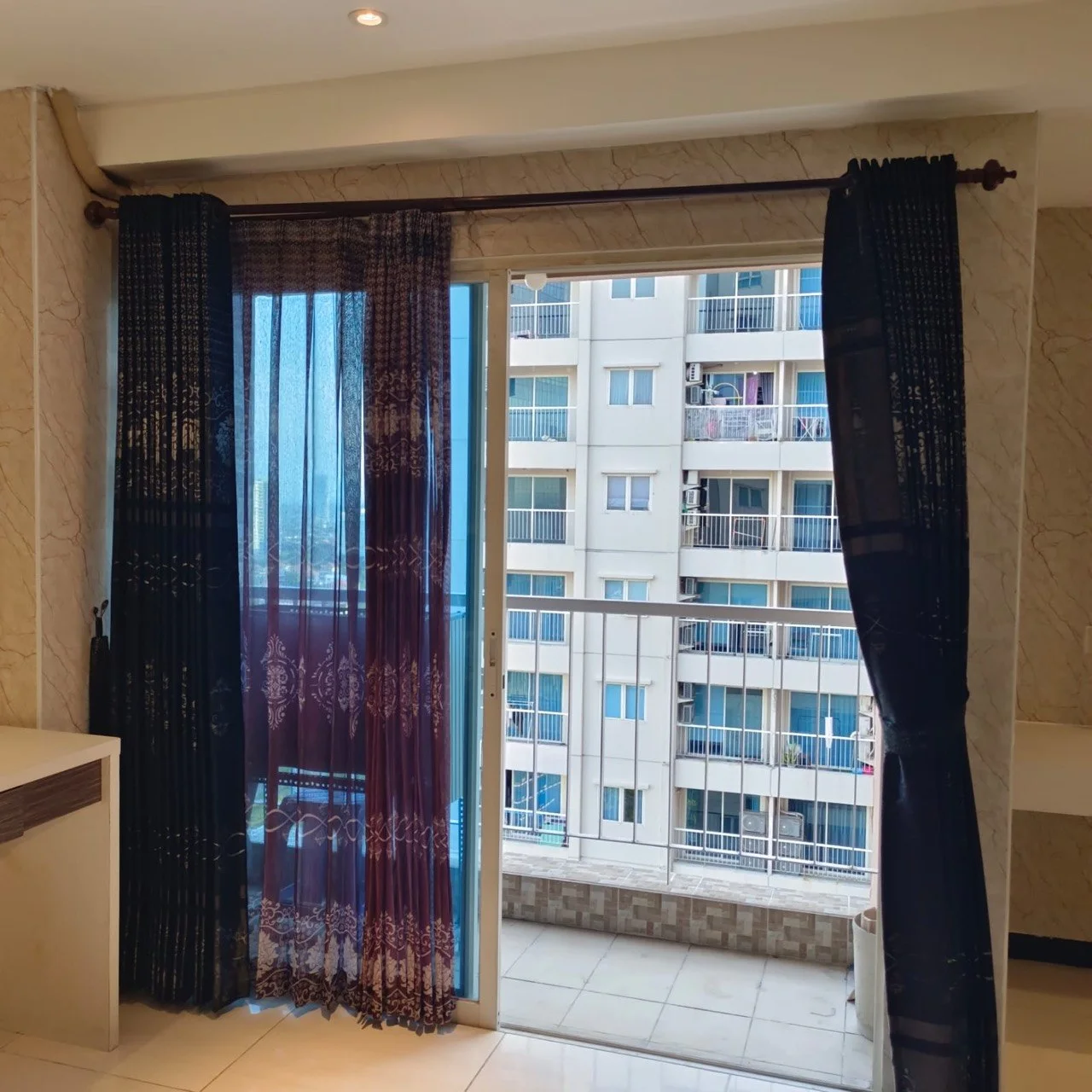 Dijual/Disewakan Apartement Mewah Full Furnished Siap Huni di Puncak Bukit Golf Surabaya Barat - Image 1