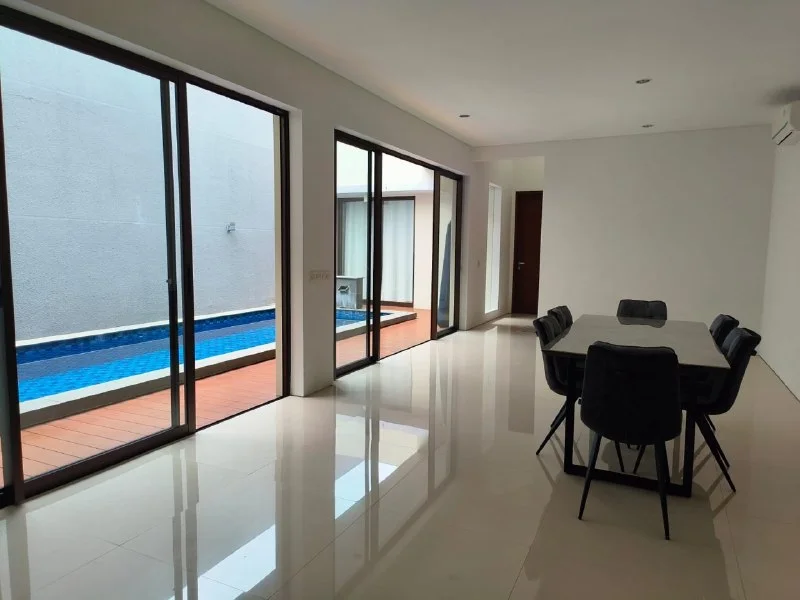 Dijual Rumah Mewah Siap Huni di Kawasan Premium Graha Natura Surabaya Barat