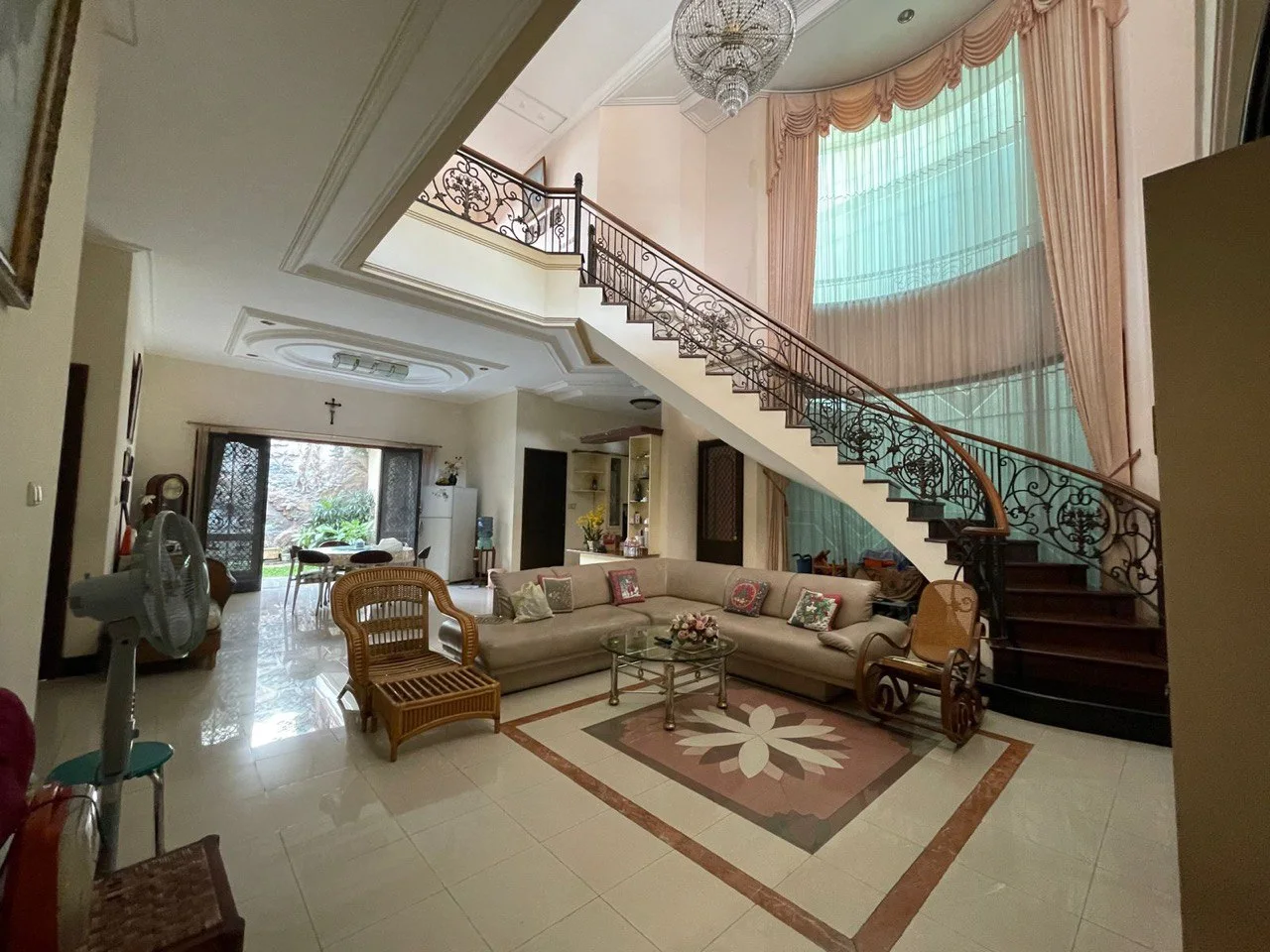 Dijual Rumah Premium Lokasi Strategis Manyar Jaya Surabaya Timur - Thumbnail 4