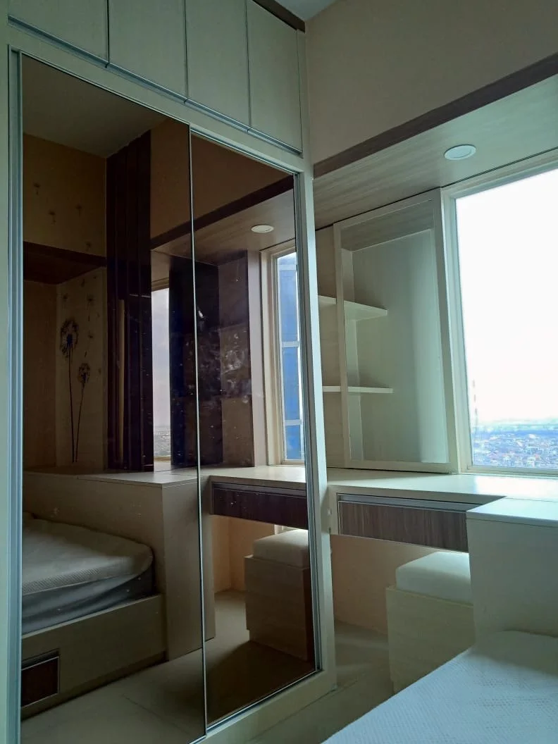 Disewakan Apartement Tanglin Full Furnished View Pool dan City di Surabaya Barat - Thumbnail 3