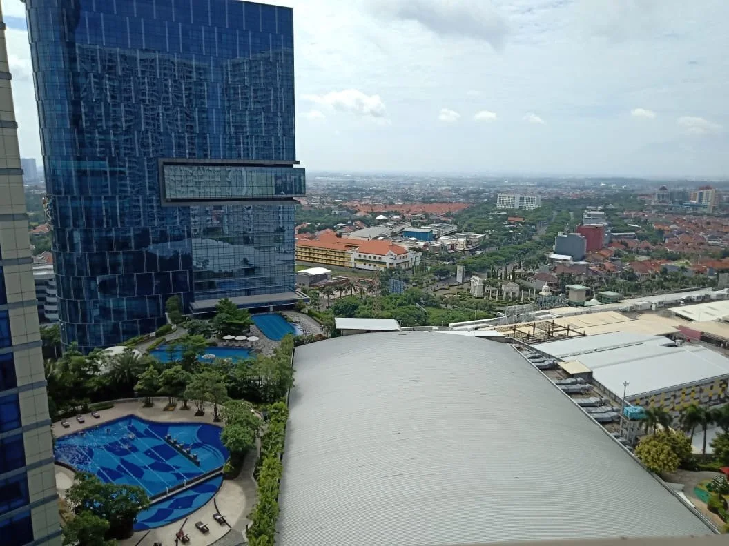 Disewakan Apartement Tanglin Full Furnished View Pool dan City di Surabaya Barat - Thumbnail 6
