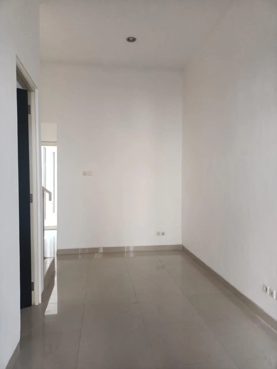 Dijual Rumah 2 Lantai di Perumahan Simpang Darmo Regency Surabaya Barat - Thumbnail 3