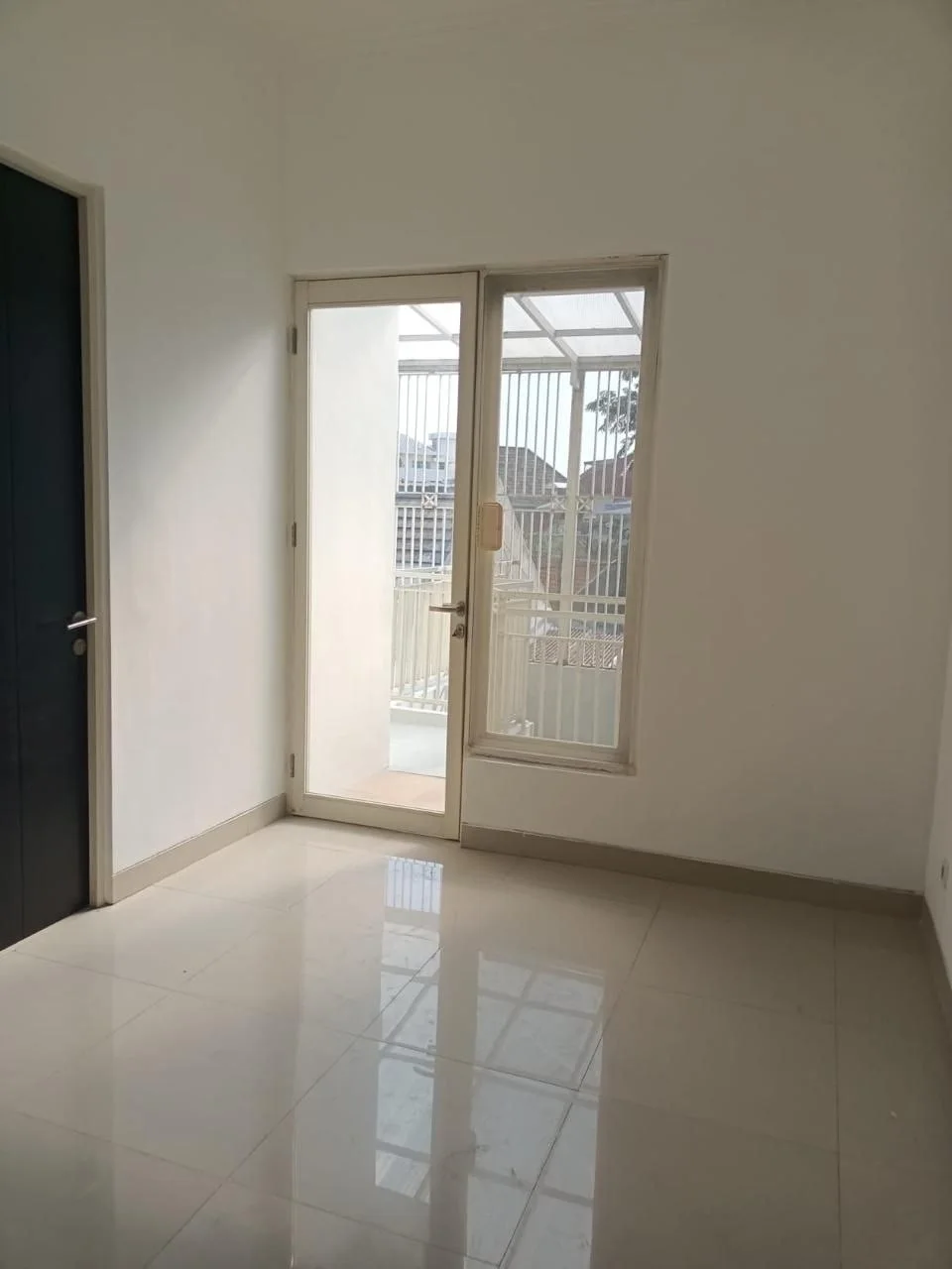 Dijual Rumah 2 Lantai di Perumahan Simpang Darmo Regency Surabaya Barat - Thumbnail 7