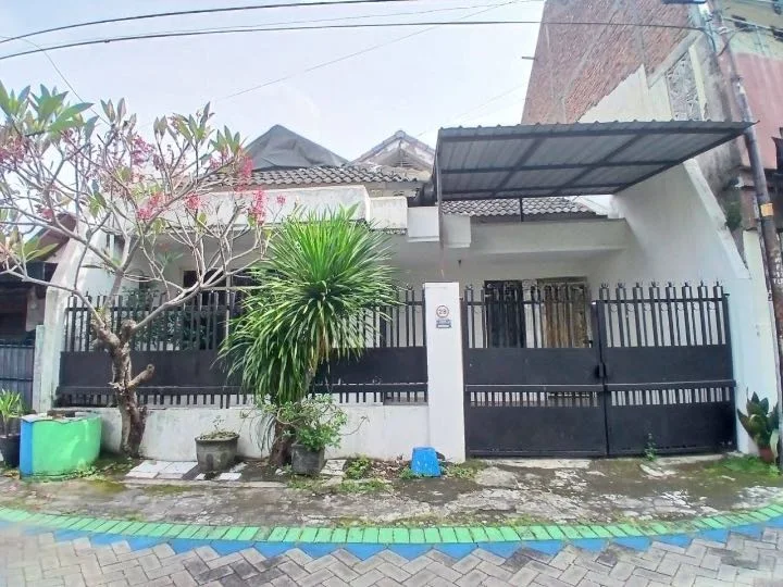 Dijual Rumah 2 Lantai Siap Huni di Jalan Gubeng Kertajaya Surabaya Timur