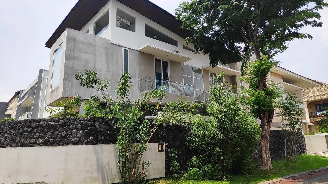 Dijual Rumah Mewah Hook di Pakuwon City Surabaya Timur
