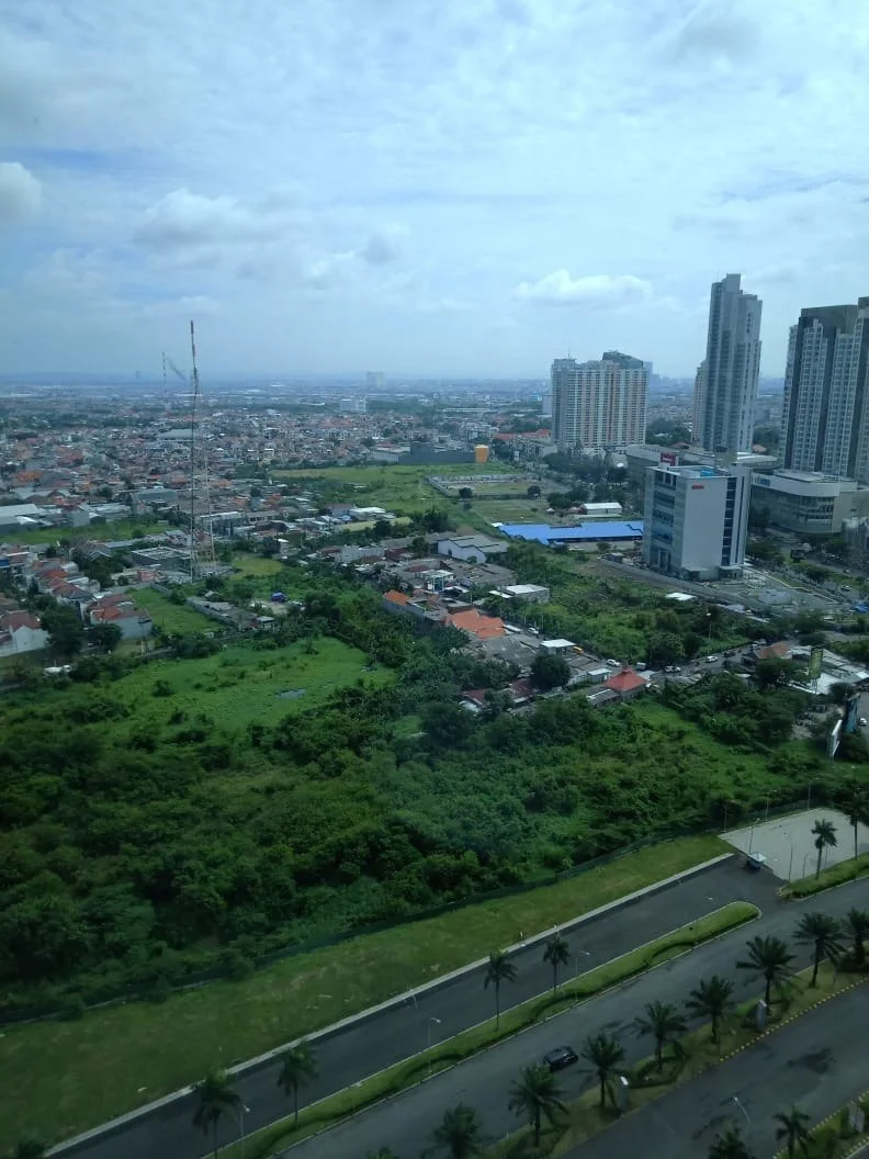 Disewakan Apartement Tanglin Full Furnished View Pool dan City di Surabaya Barat - Image 1