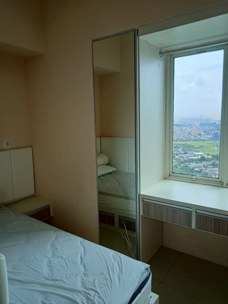 Disewakan Apartement Tanglin Full Furnished View Pool dan City di Surabaya Barat - Thumbnail 3