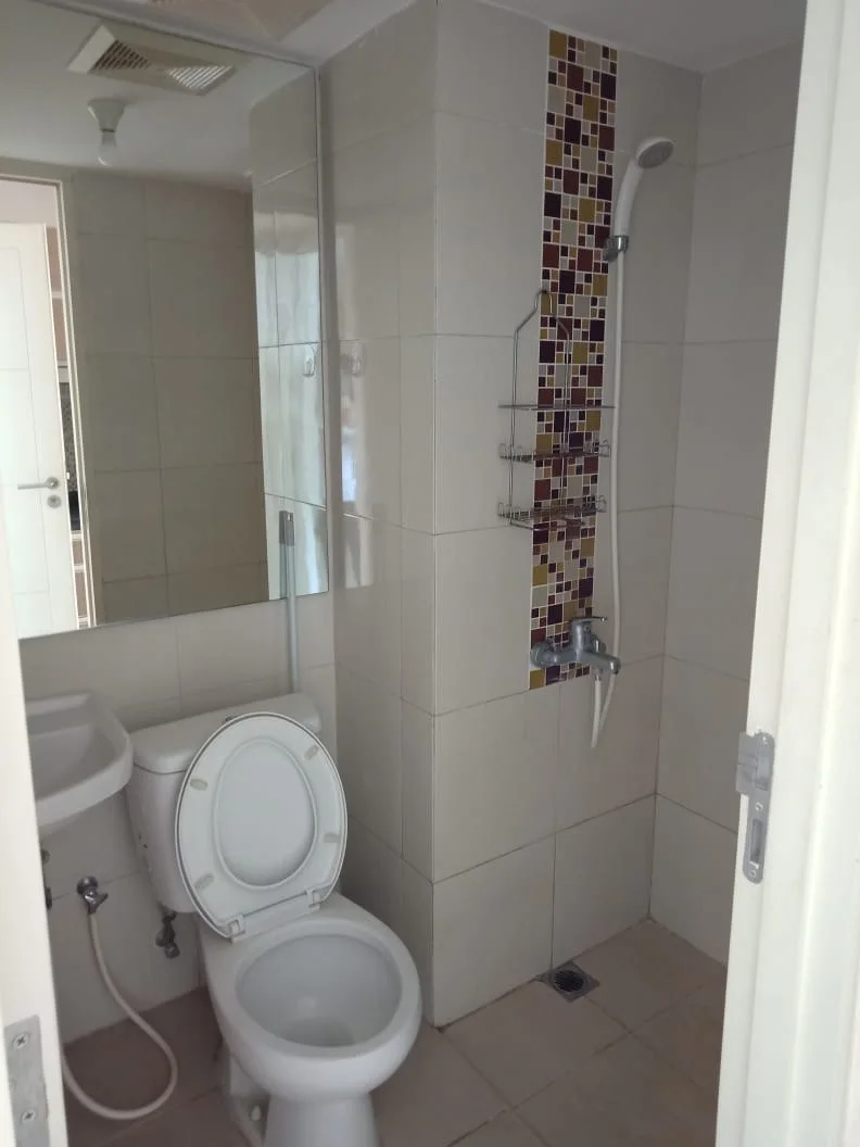 Disewakan Apartement Tanglin Full Furnished View Pool dan City di Surabaya Barat - Thumbnail 8