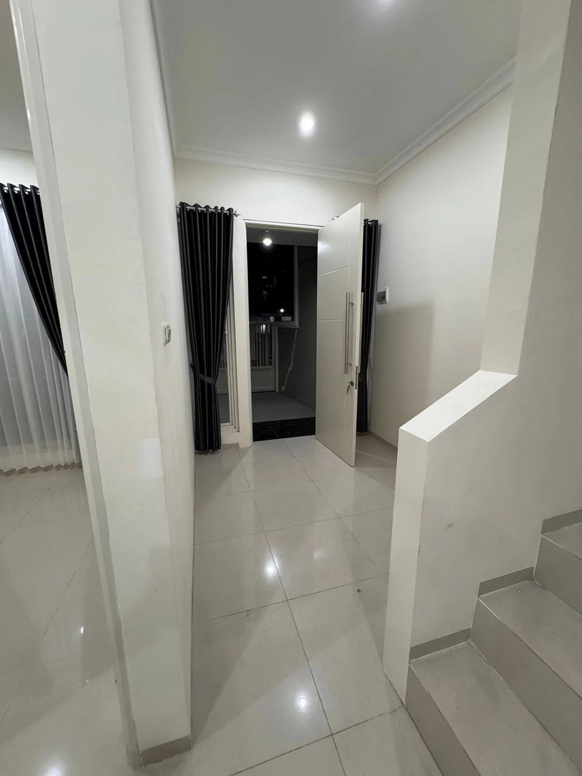 Disewakan Rumah Baru Siap Huni Manyar Indah Surabaya Timur - Thumbnail 2