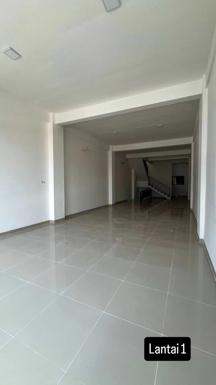 Disewakan Ruko 3 Lantai Baru Jalan Pucang Anom Lokasi Strategis Surabaya Timur - Thumbnail 3