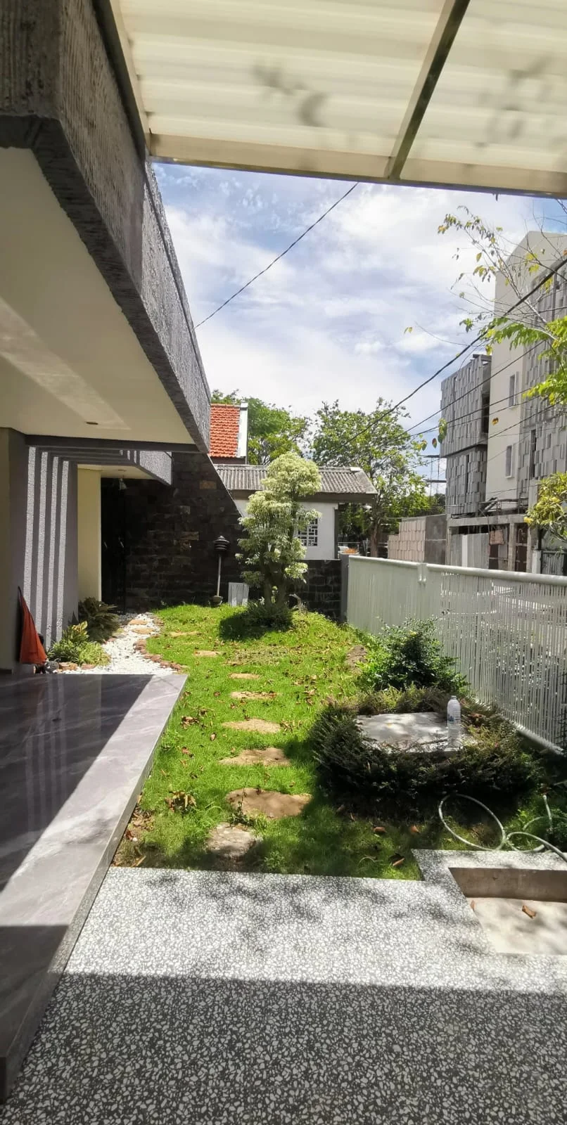 Disewakan Rumah Nyaman di Klampis Indah Surabaya Timur (bbaa) - Image 1