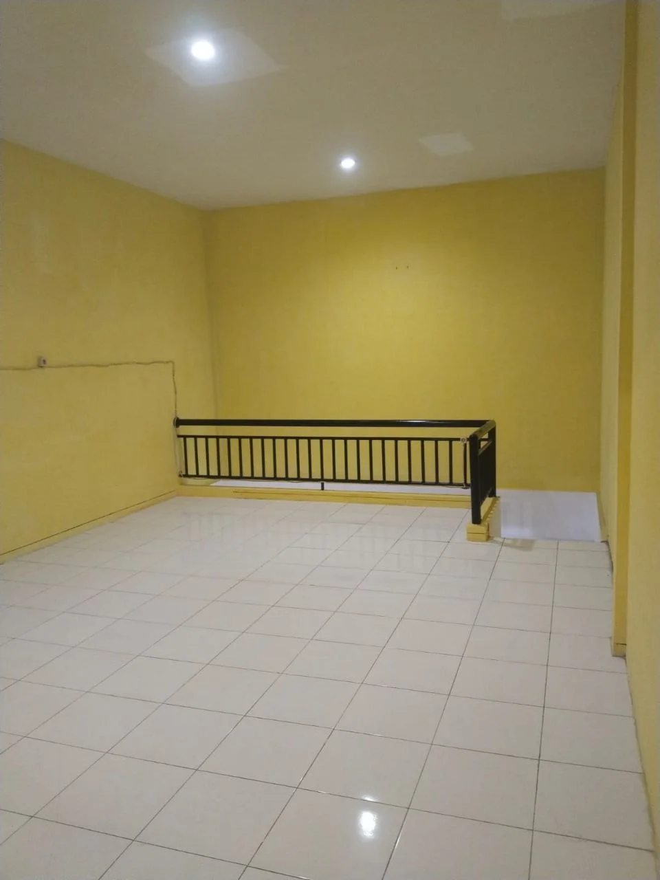 Jual Ruko 2 Lantai Lokasi Komersial G Walk Strategis Citraland Surabaya Barat - Thumbnail 2