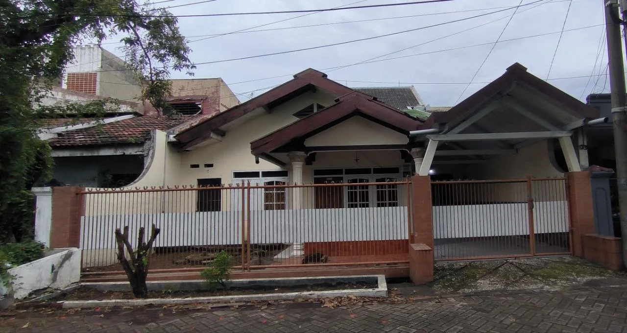 Jual Rumah 2 Lantai Siap Huni Semolowaru Indah Surabaya