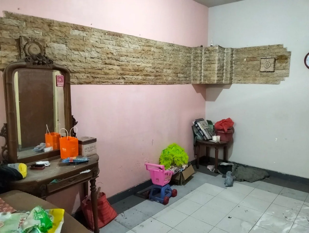 Dijual Rumah Hitung Tanah dan Lokasi Strategis di Raya Wisma Pagesangan Surabaya Selatan