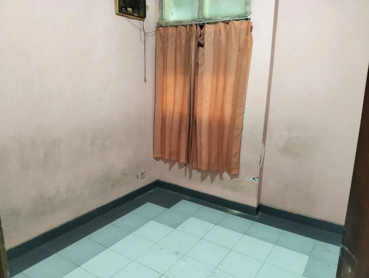 Dijual Rumah Hitung Tanah dan Lokasi Strategis di Raya Wisma Pagesangan Surabaya Selatan - Thumbnail 4