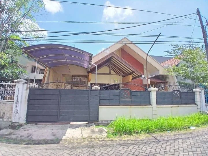 Disewakan Rumah 1 Lantai Siap Huni Manyar Tirtoyoso Surabaya Timur - Image 1