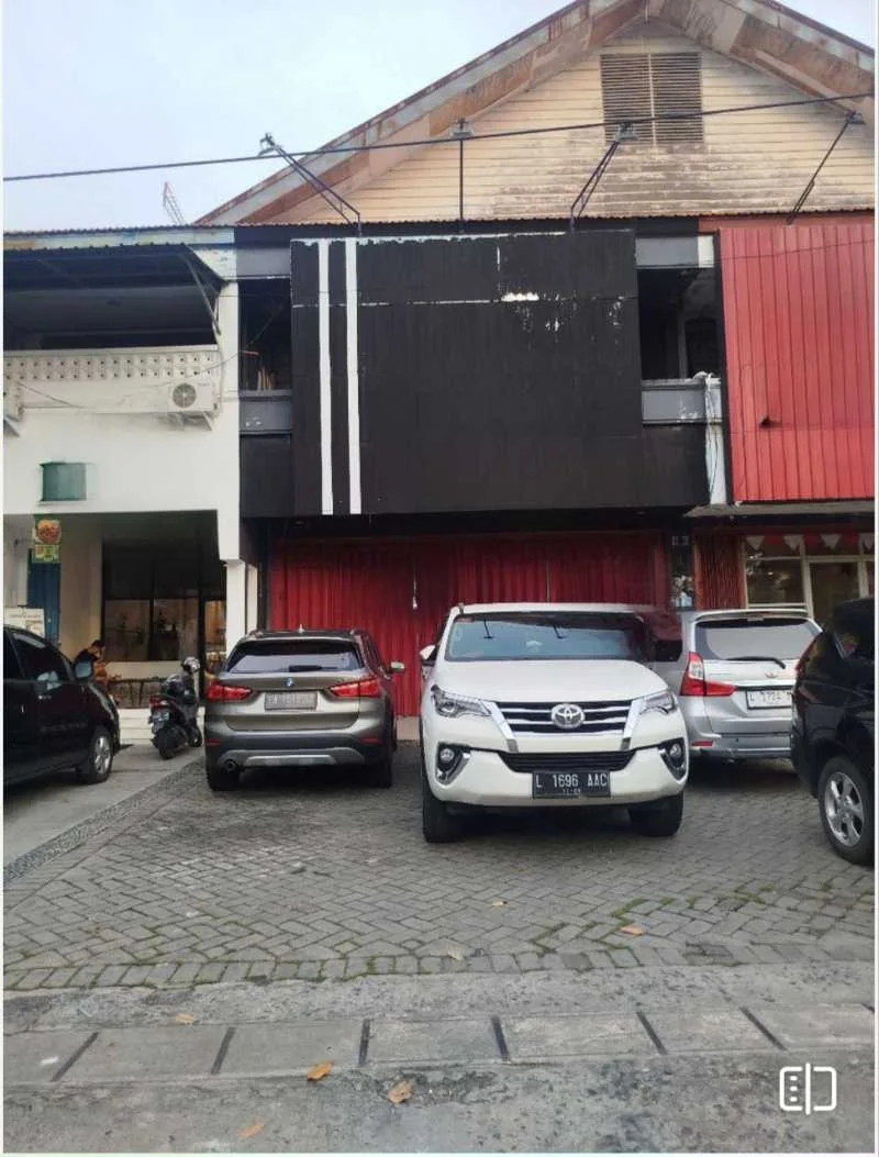 Disewakan Ruko 2 Lantai Lokasi Strategis di Raya Kutai Surabaya Pusat - Thumbnail 2