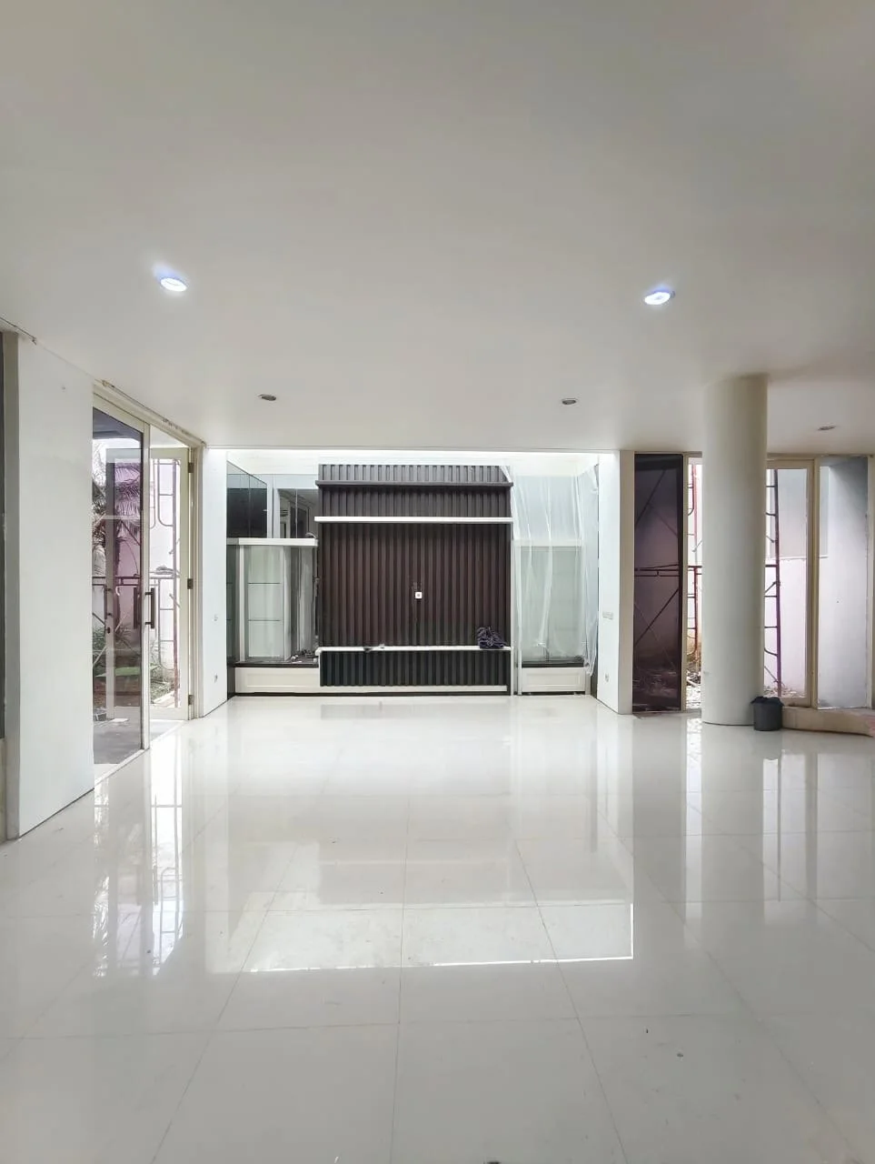 Dijual Rumah Mewah Siap Huni di Kawasan Royal Park Surabaya Barat - Thumbnail 5