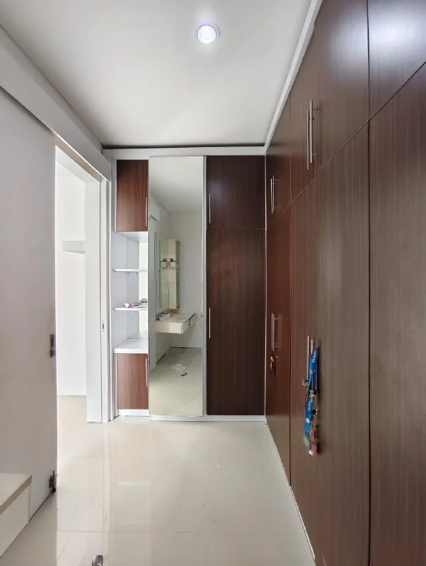 Dijual Rumah Mewah Siap Huni di Kawasan Royal Park Surabaya Barat - Thumbnail 8