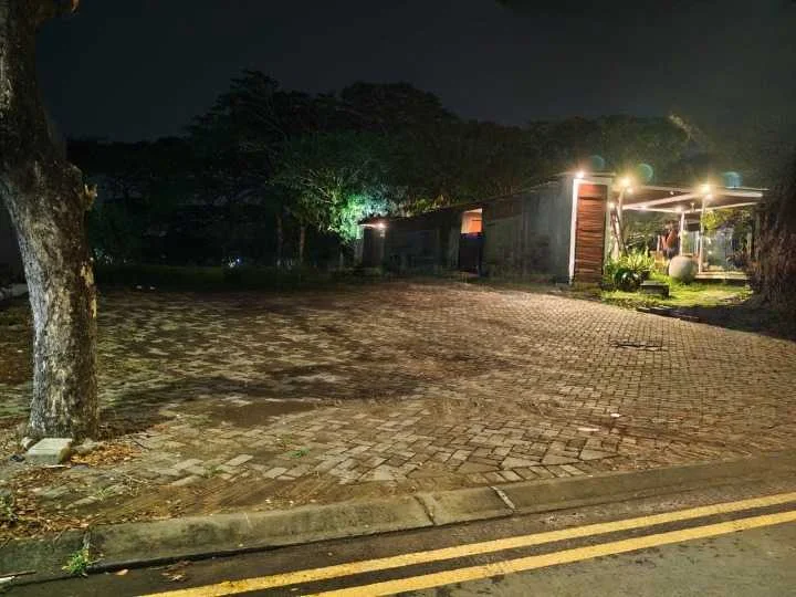 Disewakan Tanah Komersial Area Luas Strategis di Bukit Telaga Golf Citraland Surabaya Barat - Image 1