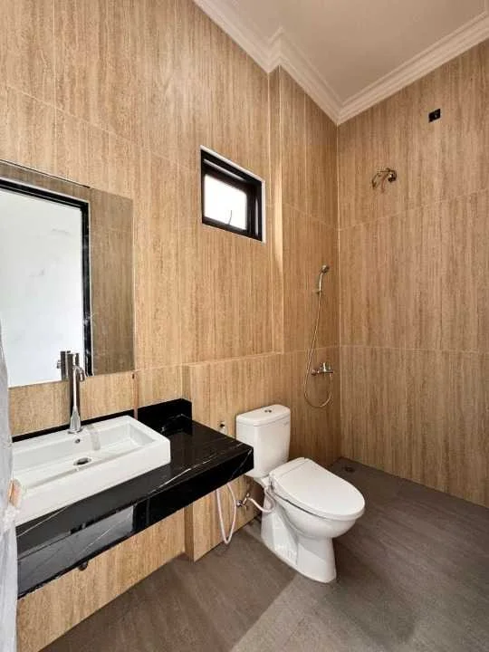 Dijual Rumah Baru 2 Lantai Mewah Siap Huni di Wilayah Babatan Pantai Surabaya Timur - Thumbnail 3
