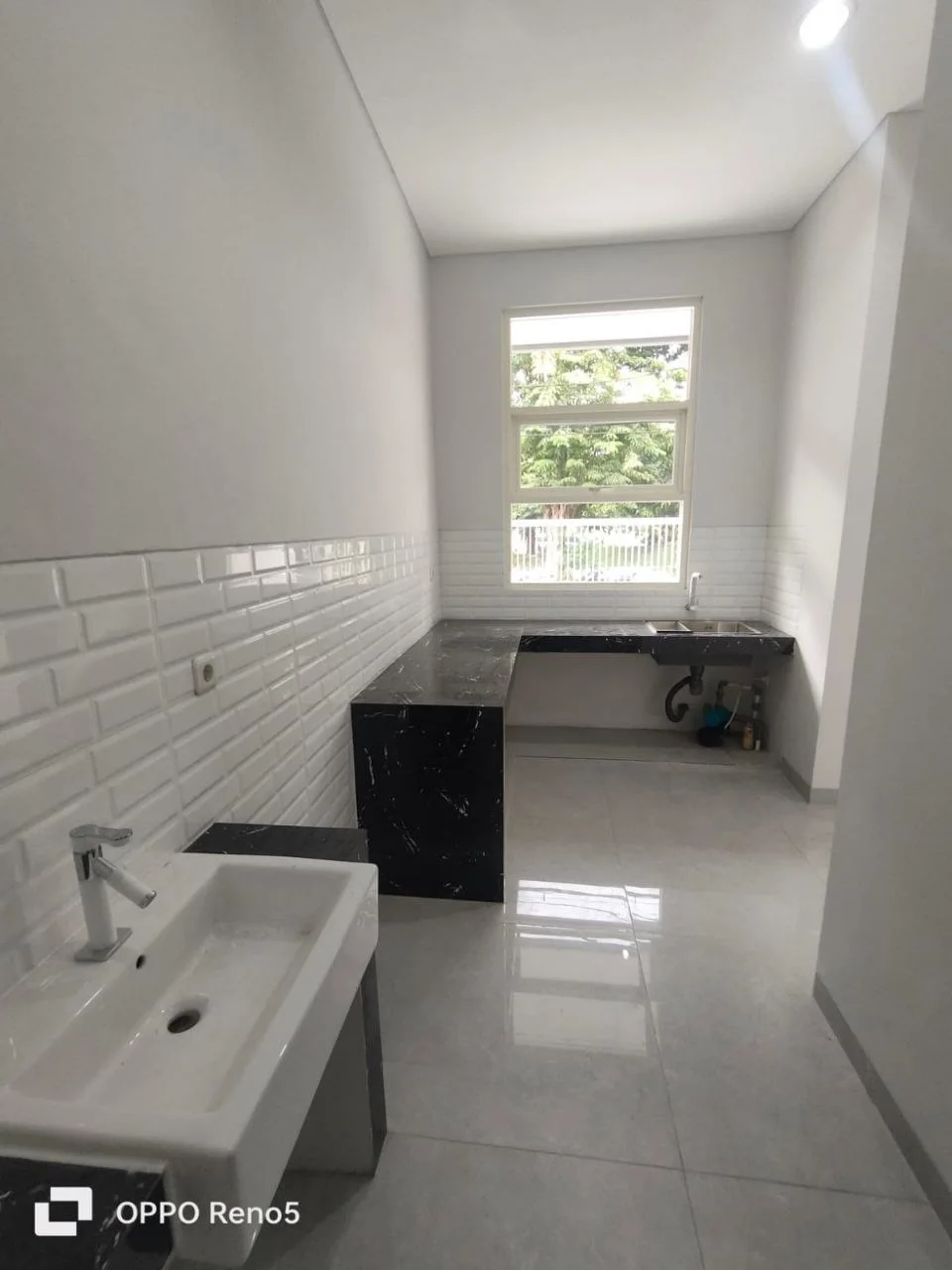 Dijual Rumah Baru 2 Lantai Modern Siap Huni Manyar Tirtoyoso Surabaya Timur - Thumbnail 6