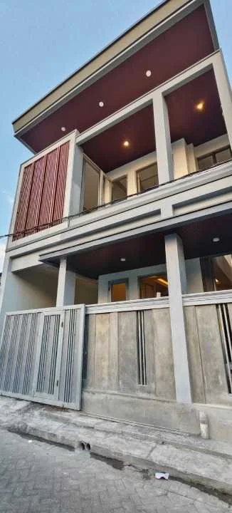 Dijual Rumah Baru Mewah 2 Lantai Siap Huni di Jalan Manukan Indah Surabaya Barat