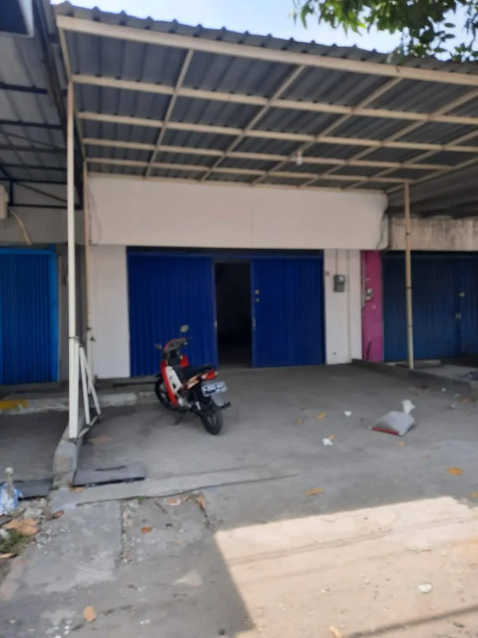 Dijual / Disewakan Ruko Lebar 6m Lokasi Strategis di Gunung Anyar Surabaya Selatan - Image 1