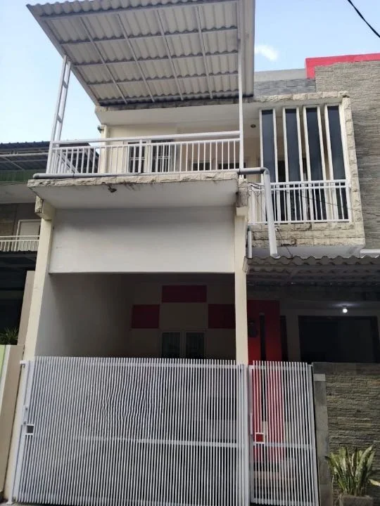 Dijual Rumah Siap Huni di Jalan Karah Tama Asri Surabaya Selatan