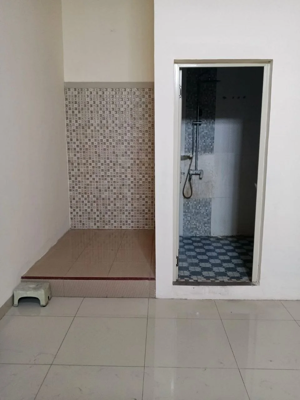 Dijual Rumah Siap Huni di Jalan Karah Tama Asri Surabaya Selatan - Thumbnail 4