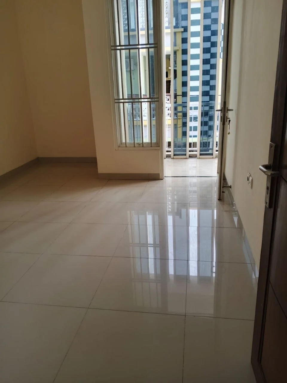 Dijual Rumah Siap Huni di Jalan Karah Tama Asri Surabaya Selatan - Thumbnail 5