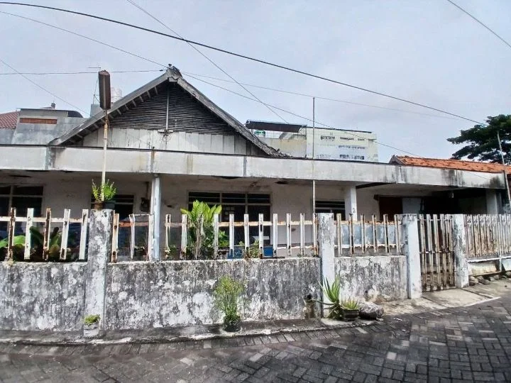 Dijual Rumah Satu Lantai di Jalan Pucang Jajar Selatan Surabaya Timur