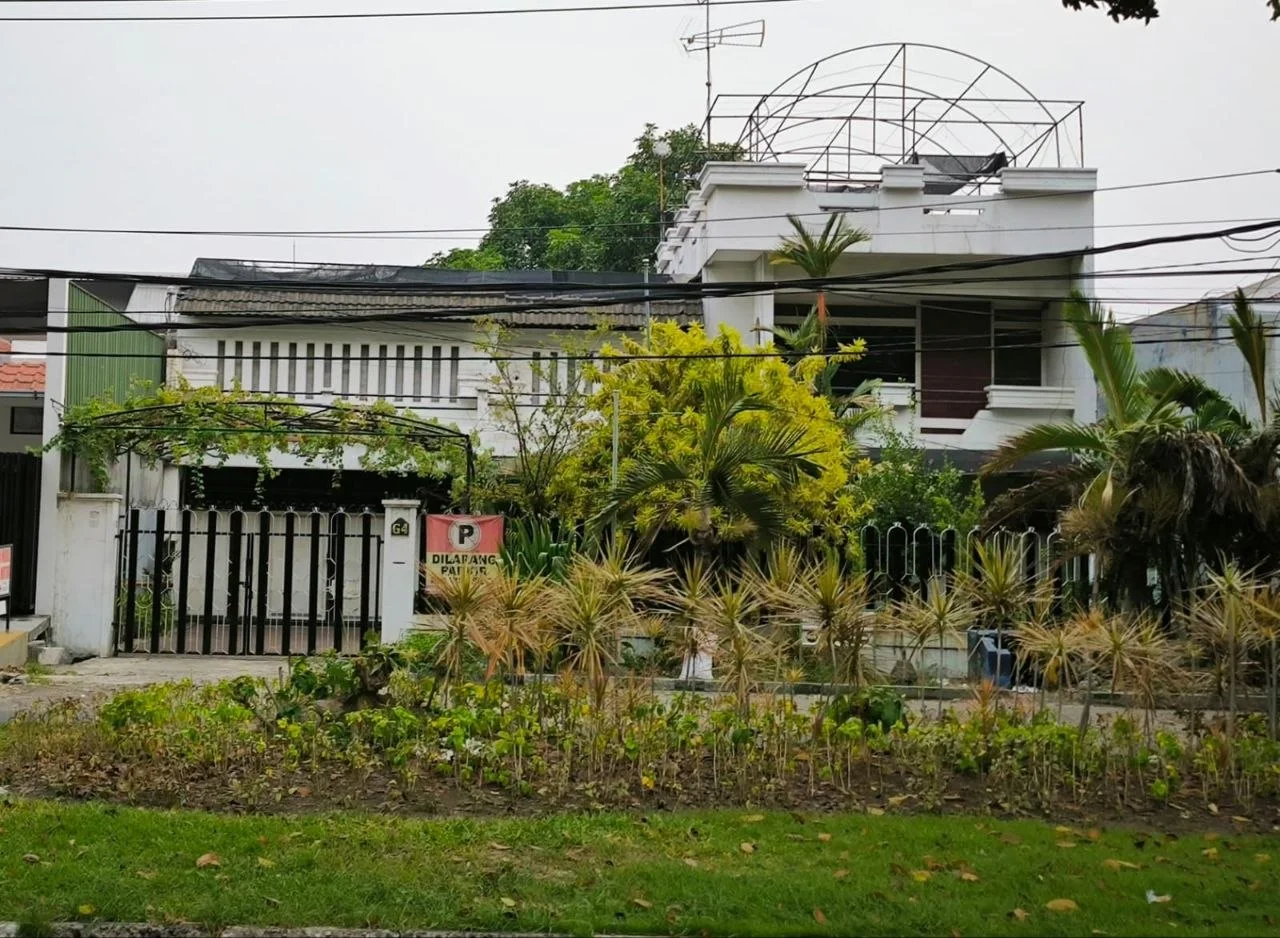 Dijual Rumah Megah Premium di Jalan Tenggilis Mejoyo Surabaya Timur