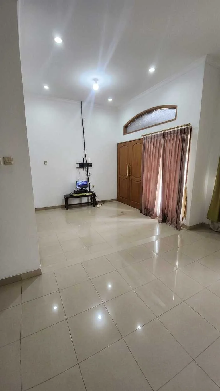 Disewakan Rumah Nyaman di Villa Permata Mutiara Pakuwon City Surabaya Timur - Thumbnail 4
