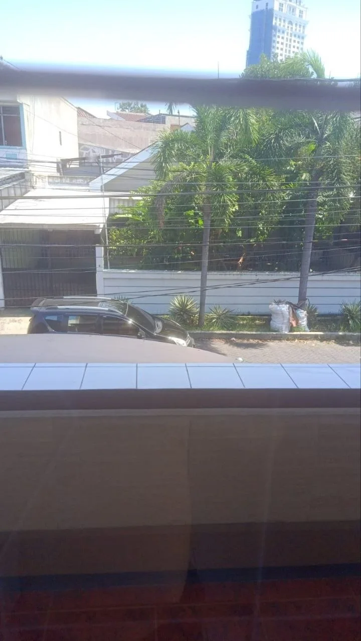 Dijual Rumah Strategis Siap Huni di Jalan Darmo Permai Selatan Surabaya Barat - Thumbnail 2