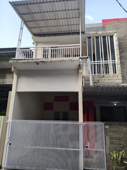 Dijual Rumah Siap Huni di Jalan Karah Tama Asri Surabaya Selatan