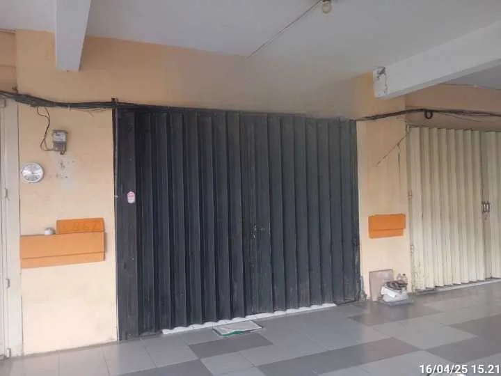 Disewakan Ruko Strategis 3 Lantai Lokasi Potensial Cocok Untuk Pengembangan Usaha di Plaza Segi Delapan Surabaya Barat - Image 1