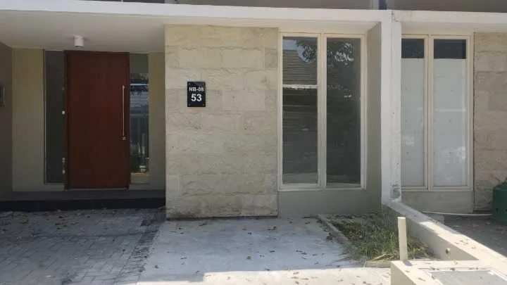 Dijual Rumah Strategis Northwest Surabaya barat