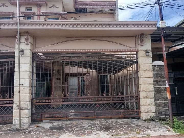 Dijual Rumah Mewah dan Luas Cocok untuk Hunian atau Guesthouse di Sutorejo Barat Surabaya Timur