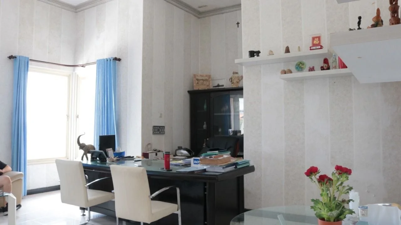 Dijual Rumah Mewah dan Luas Cocok untuk Hunian atau Guesthouse di Sutorejo Barat Surabaya Timur - Thumbnail 5