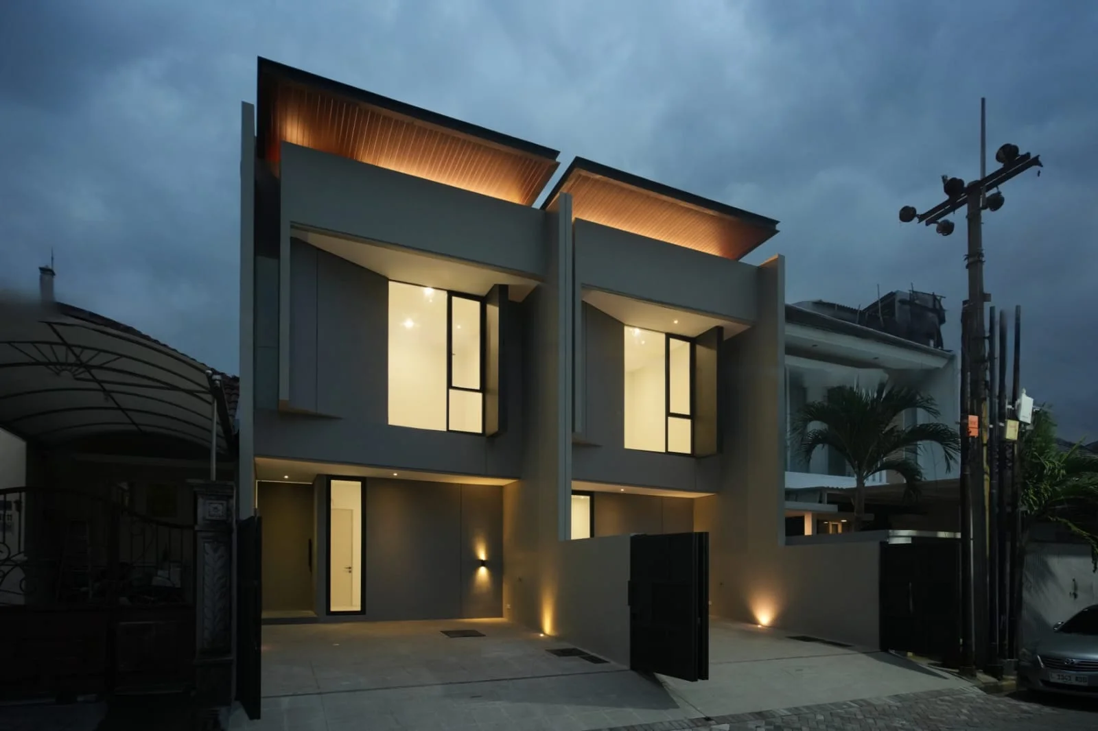 DIJUAL RUMAH MODERN MINIMALIS PREMIUM MERR SURABAYA TIMUR