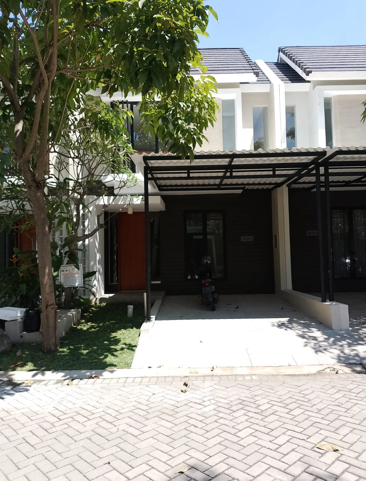 Dijual Rumah Siap Huni Turun Harga Northwest Lake Citraland Surabaya Barat