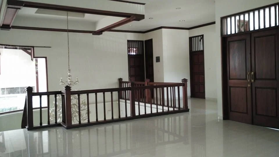 Dijual Rumah Mewah Luas Siap Huni di Wilayah Margorejo Indah Surabaya Selatan - Thumbnail 3