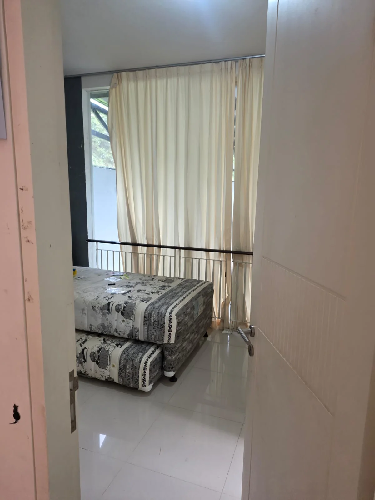 Dijual/Disewakan Rumah Minimalis di Long Beach Pakuwon City Surabaya Timur (bbaa) - Thumbnail 5