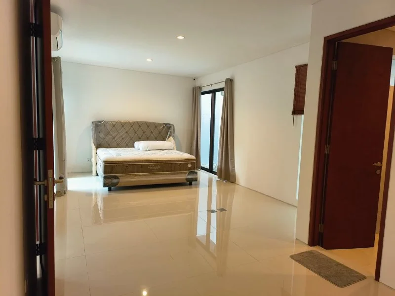 Dijual Rumah Mewah Siap Huni di Kawasan Premium Graha Natura Surabaya Barat - Thumbnail 3