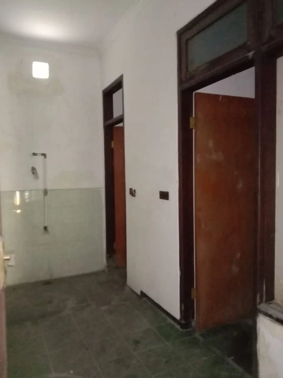 Disewakan Ruko Siap Huni di Jalan Ngagel Jaya Utara Surabaya Timur - Thumbnail 4