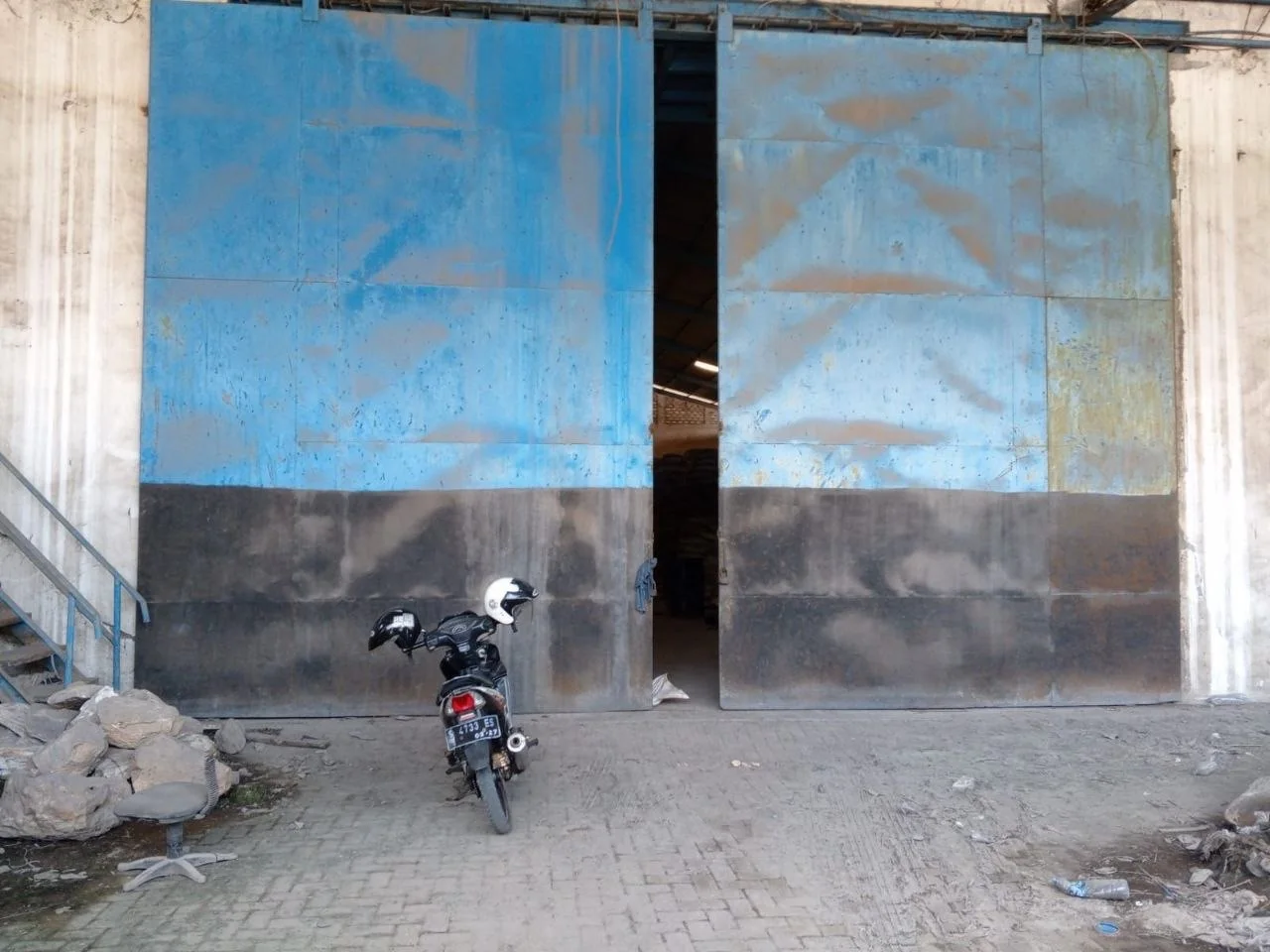 Dijual Gudang Luas Strategis di Margomulyo Surimulia Surabaya Barat - Thumbnail 3