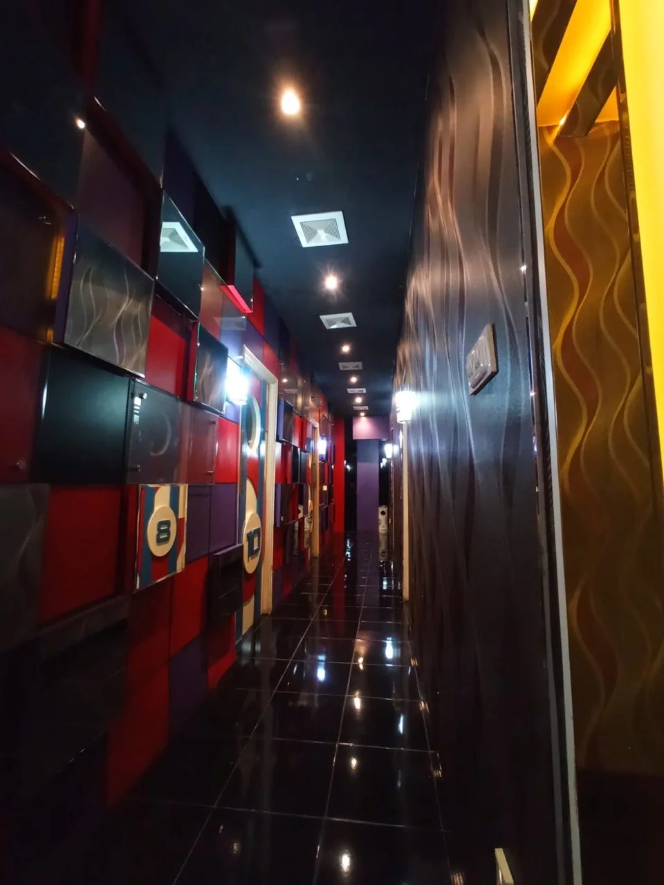 Dijual Tempat Usaha Karaoke Strategis Komersial Area di Kawasan Kusuma Bangsa Surabaya Pusat - Thumbnail 5