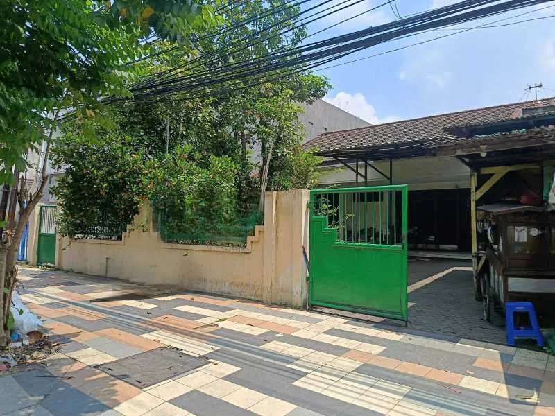 Dijual Rumah Kos Strategis di Raya Tenggilis Jalan Utama Surabaya Selatan